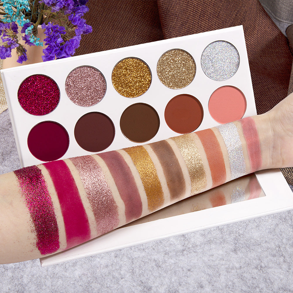 High-pigment colorful eyeshadow palette with blendable shades